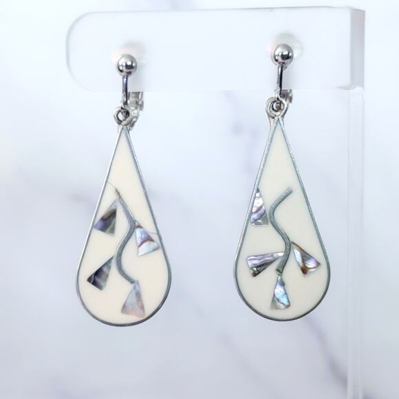 Vintage Clip On Earrings Cream Enamel & Inlayed Abalone Alpaca Mexico - Picture 1 of 12